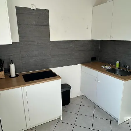 Monteurswohnung - - 6 Personen *