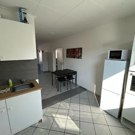 Monteurswohnung - - 6 Personen Apartment