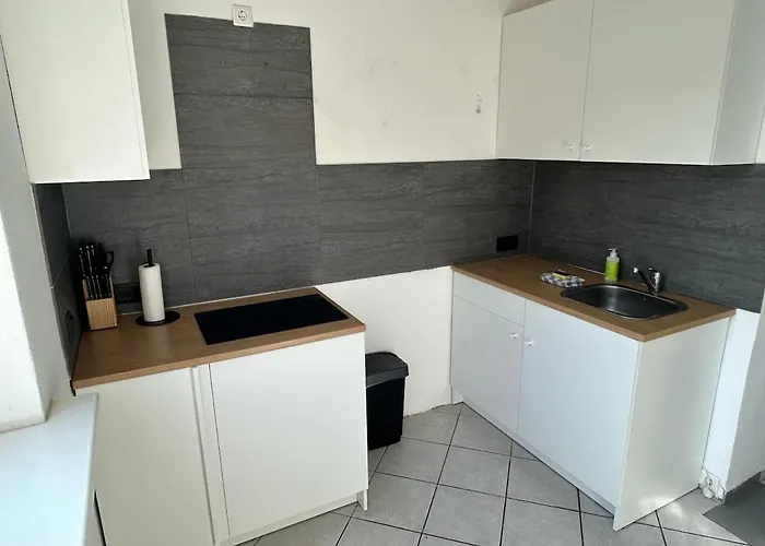 Monteurswohnung - - 6 Personen *